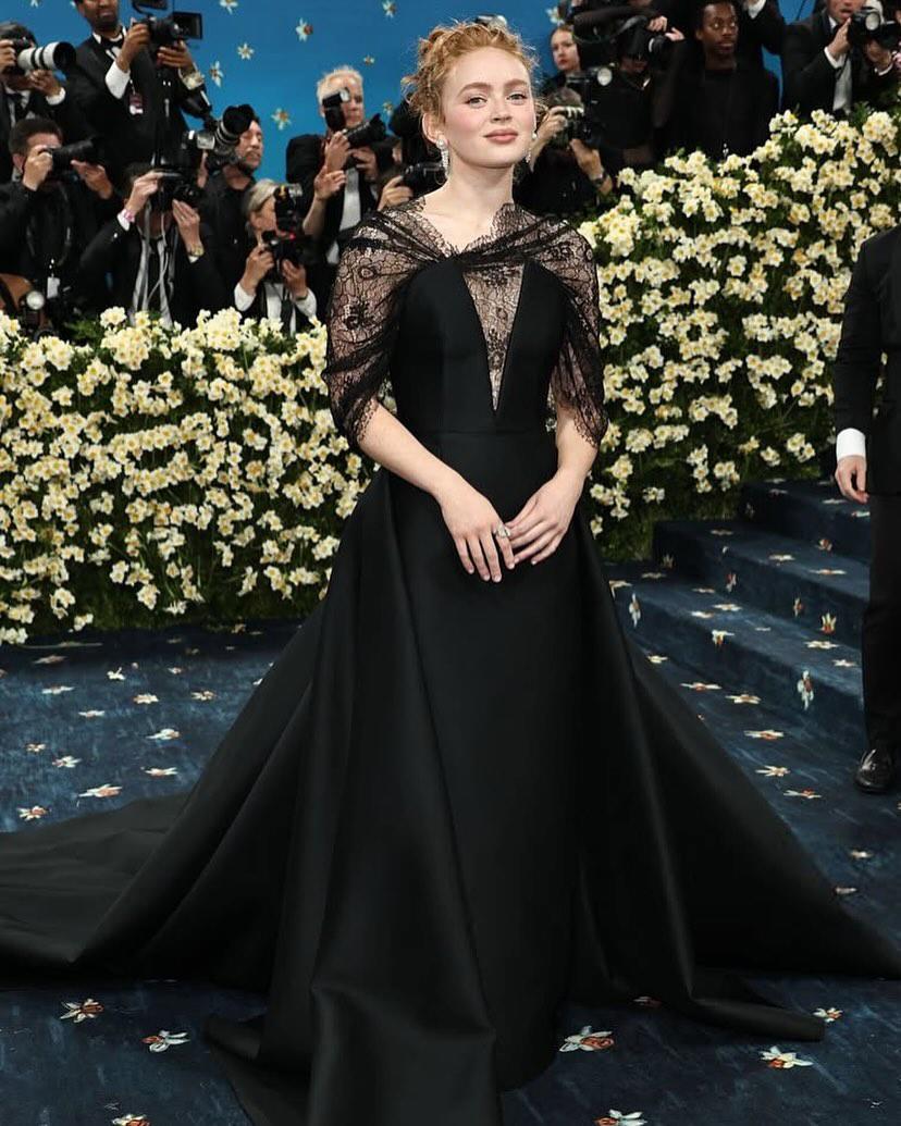 Las estrellas brillan en la alfombra azul de la Met Gala 2025