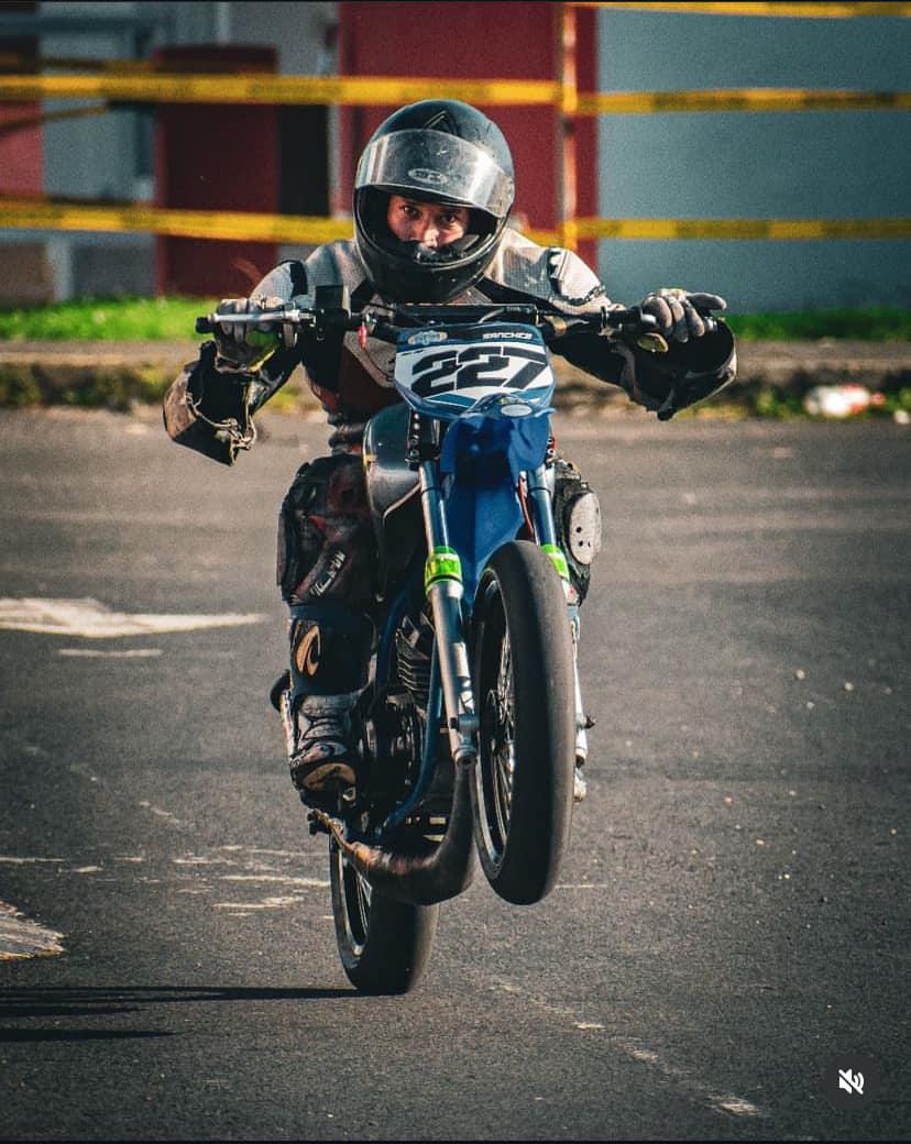 Pique en motocicleta termina en tragedia: así era Isan Perdomo, joven amante de las motos