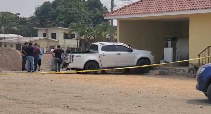 Preliminarmente se informó varios sujetos armados llegaron hasta la bloquera del “Turco” y acabaron con su vida.