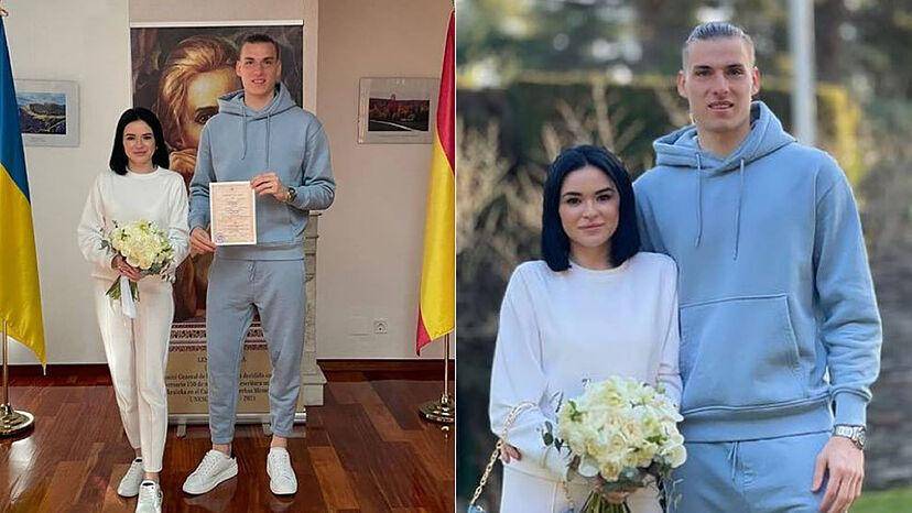 El portero ucraniano le dio el “sí quiero” a su pareja, Anastasia Tamazova, en una ceremonia civil oficiada en Madrid. Ambos lucieron ‘looks’ muy informales. Le pidió matrimonio en el estadio José Zorrilla de Valladolid.