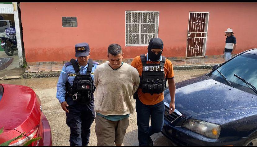 Joel Zelaya es capturado tras ultimar a tres de sus familiares en El Paraíso