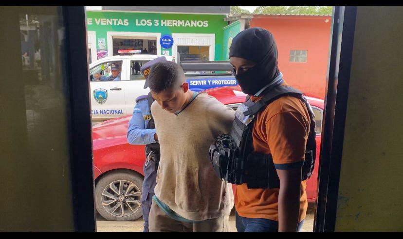 Joel Zelaya es capturado tras ultimar a tres de sus familiares en El Paraíso