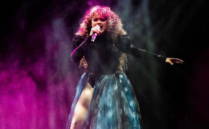 Cesia Sáenz cierra su primera gira musical con gran concierto en la Ciudad de México