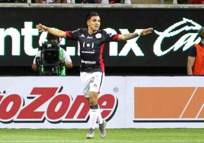 El delantero hondureño Michaell Chirinos le dio la victoria a su equipo Lobos BUAP de 0-1 ante las Chivas en duelo de la jornada 13 de la Liga de México. El catracho fue la figura y su actuación no ha pasado desapercibida por la prensa mexicana.