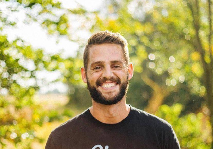 Riley Fuller, de 38 años, fundador de H&amp;H, compartió que la primera vez que visitó Honduras fue en 2007, en un viaje para ayudar a personas de escasos recursos al que fue obligado a ir, luego de haber chocado el vehículo de su padre. 