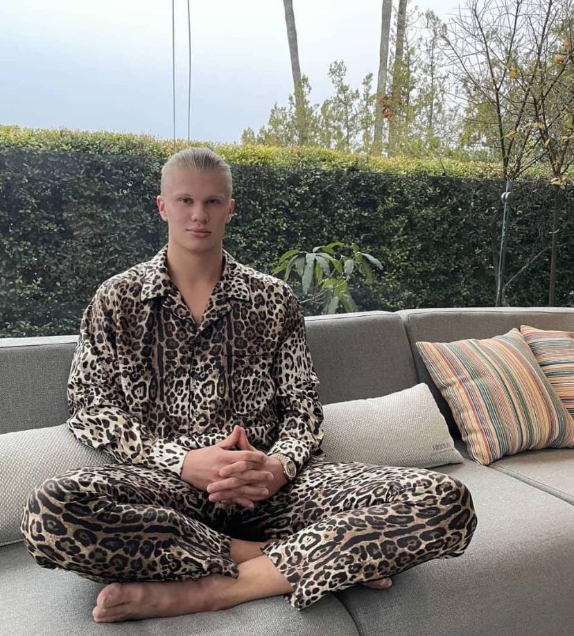 Haaland con 21 años de edad ha enamorado a Europa entera con sus largas carreras y su olfato goleador de la mano del Borussia Dortmund. Tal ha sido así que el Manchester City ya lo fichó. Hoy se ha conocido la dieta que lleva el noruego.