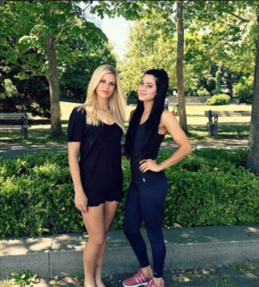 Jonelle Filigno junto a Lauren Sesselmann.