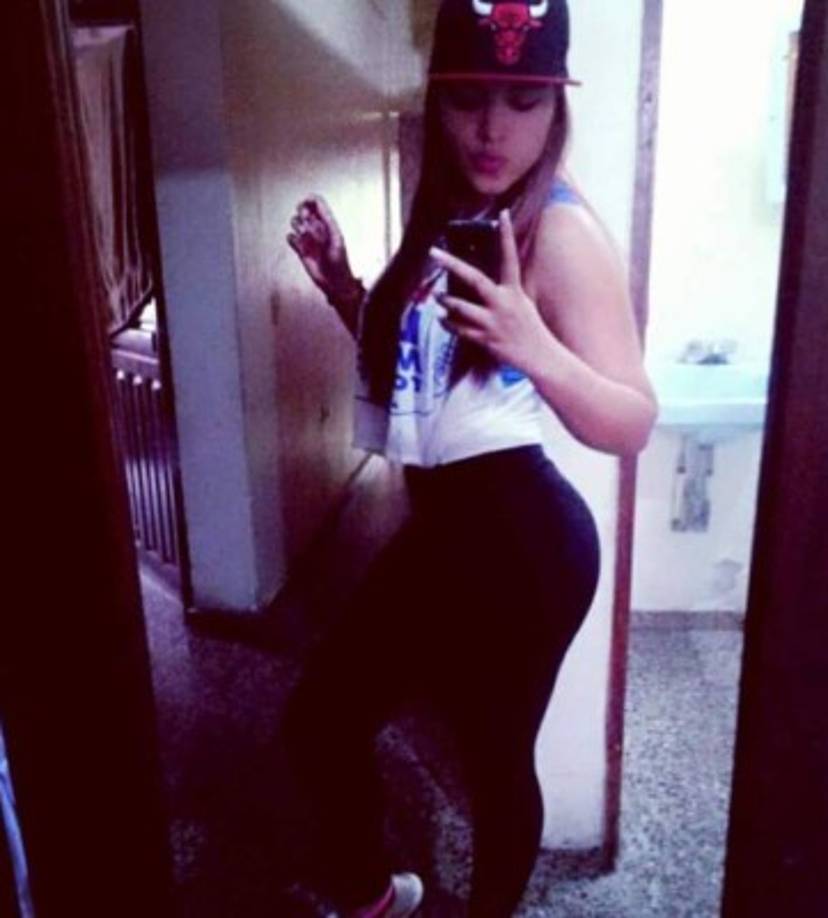 Es una fanática al fútbol.