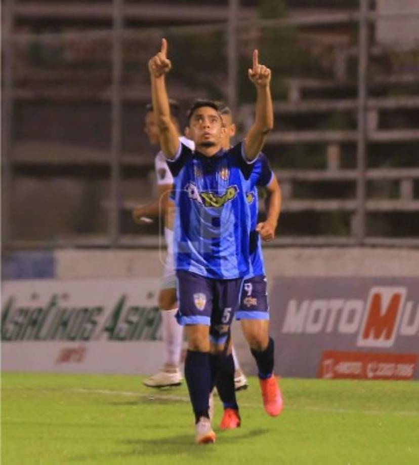El Real de Minas empató con gol de penal de Diego Rodríguez que celebró de esta manera.