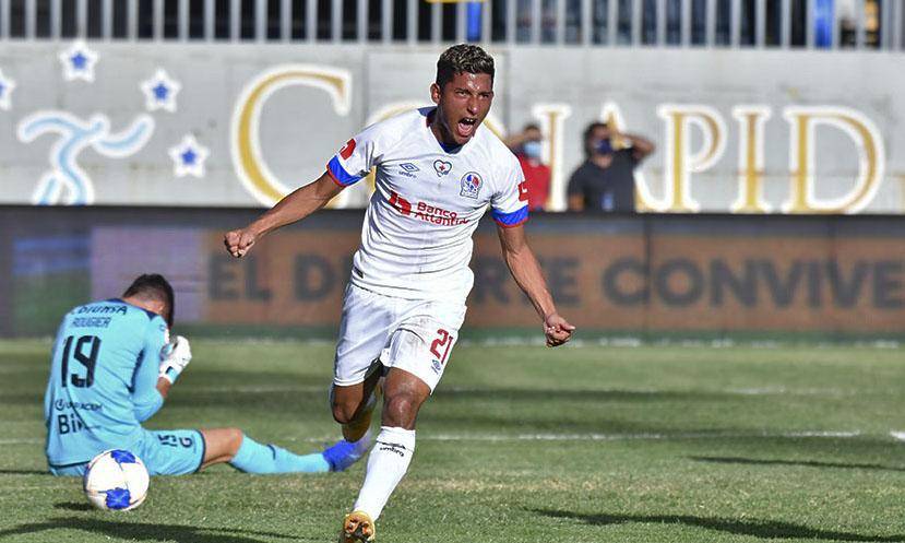 Volante: José Mario Pinto es titular indiscutible en el equipo de Troglio y pretende ser uno de los que generen daño ante Motagua. 