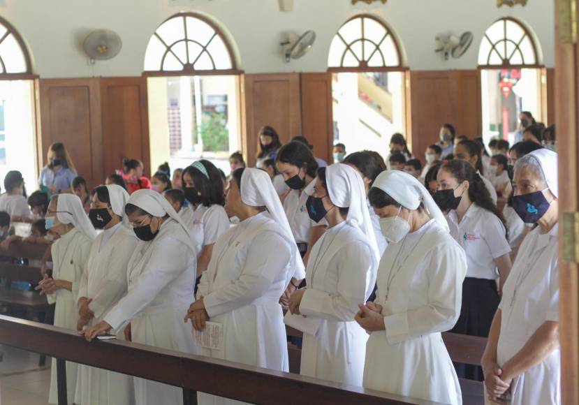 Celebración del 150 aniversario de la Congregación de las Hijas de María Auxiliadora