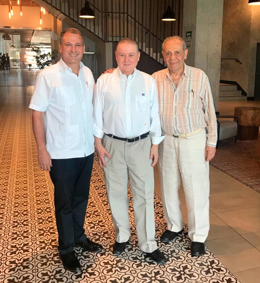 Muere don Napoleón Larach,