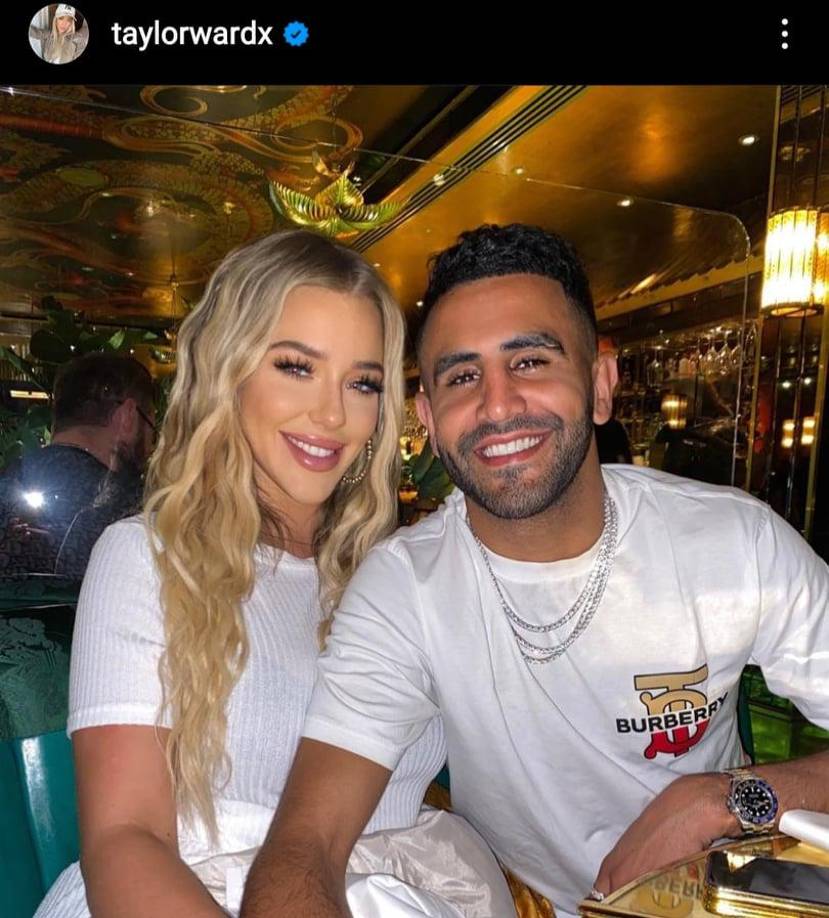 La pareja contrajo matrimonio en una ceremonia islámica conocida como Nikah a la que los asistentes tenían que acudir vestidos de blanco.