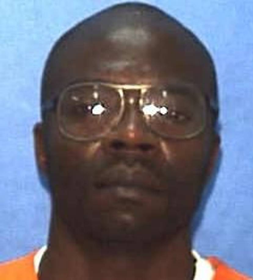 La ejecución, programada para las 6:00 p.m., comenzó sin demoras. Cuando se le preguntó si tenía algunas palabras finales, Gaskin dijo: “La justicia tiene que ver con el crimen. No tiene que ver con el criminal. Tiene que ver con la ley”.