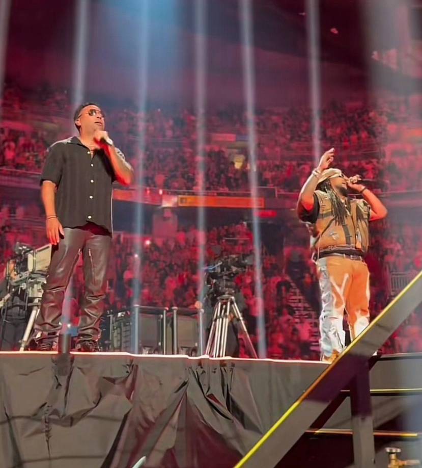 Otro de los momentos más emocionantes de “La Meta” fue cuando DY presentó al dúo Zion y Lennox, quienes cantaron los grandiosos temas “Tú príncipe” y “Yo voy”. El Choliseo vibró con la presencia de los tres legendarios en un escenario de primer nivel y sonando las románticas letras del “reggaetón viejito”. 