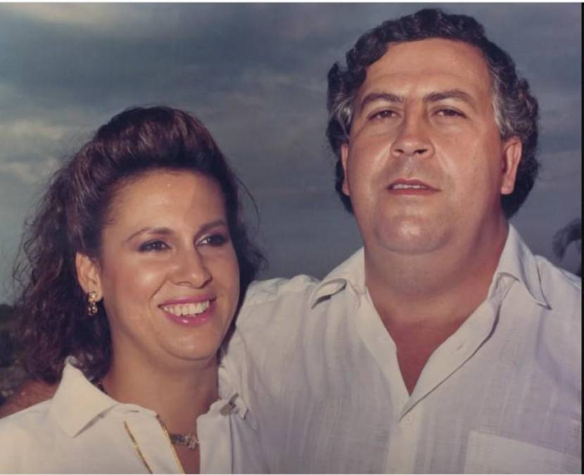 Pablo Escobar estaba casado con Victoria Eugenia Henao. 