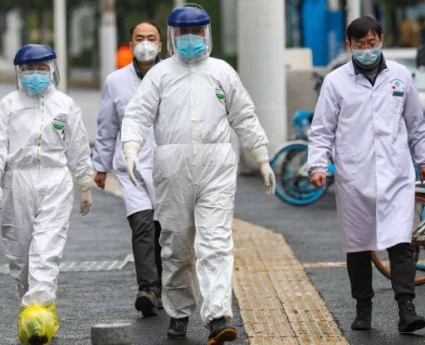 La nueva epidemia de coronavirus mató a 811 personas en China continental, lo que la convierte en más mortal que la de SRAS en el mundo en 2002-2003, según el último saldo oficial publicado este domingo.