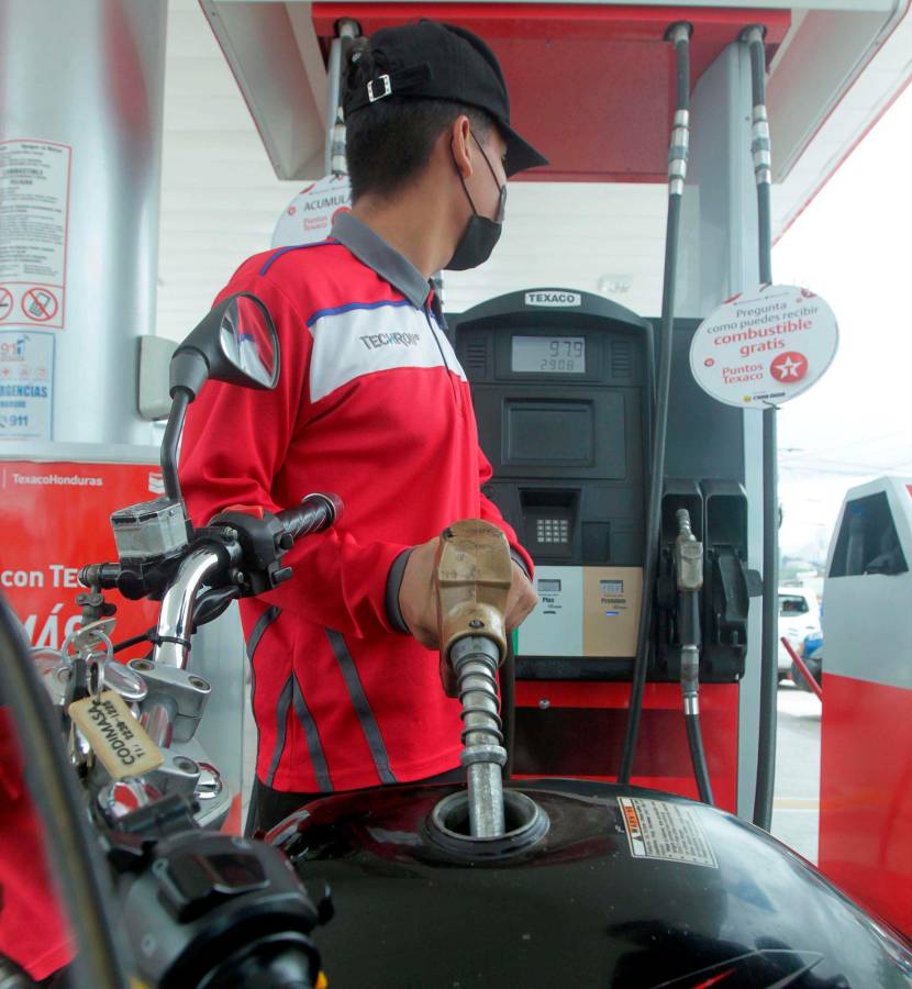 Suben las gasolinas y baja el diésel en Honduras