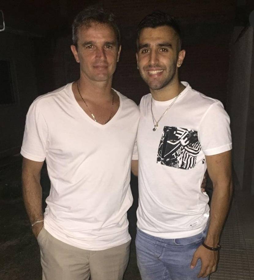 El hijo de Pablo Lavallén se llama Federico. El joven es mexicano y es futbolista, se formó en las categorías inferiores de River Plate e inclusive estuvo en el fútbol de El Salvador con el Club Deportivo Atlético Marte.