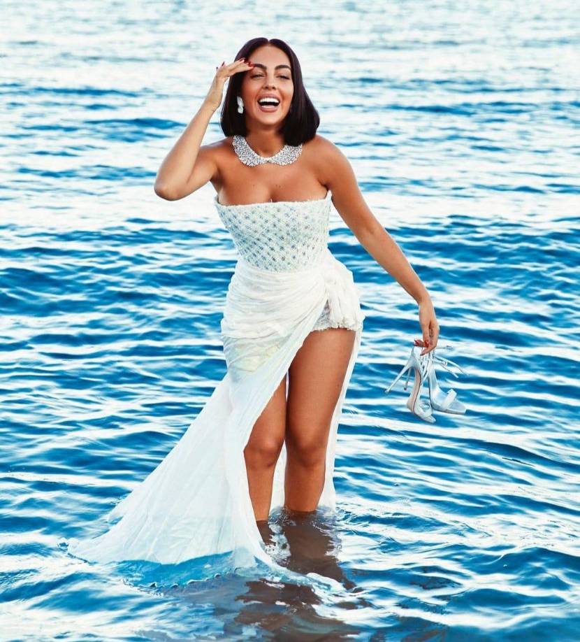 Aunque el documental de ella parece narrar todos los detalles de la vida de la empresaria, según algunos familiares, Georgina omitió varios temas de su pasado. Ahora ha salido a la luz pública el supuesto secreto que le ha ocultado a CR7.