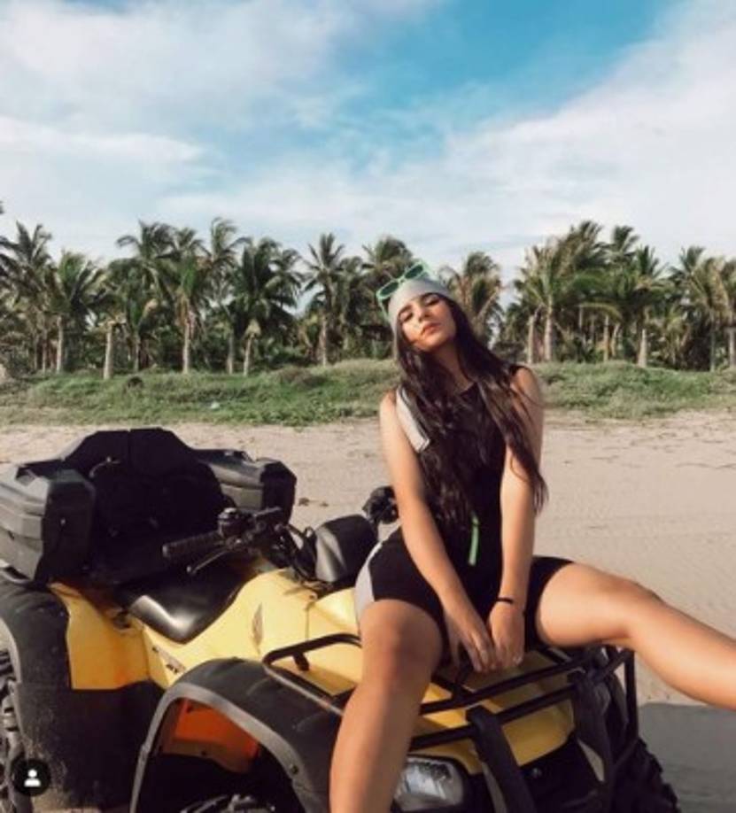 Su estilo a la hora de vestir es muy similar al de su hermana, algo que sus fans aman.