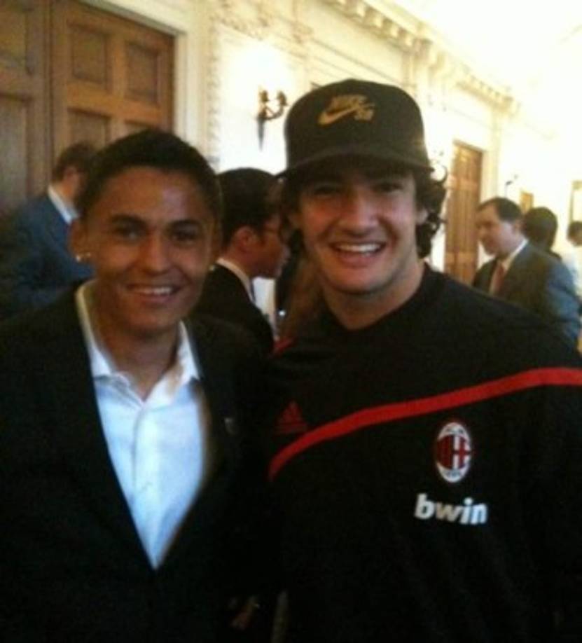 Najar también ha compartido con Pato, delantero brasileño que destacó en el Milan.