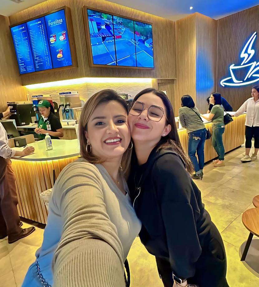 ”Aunque a veces no comprendemos los planes de Dios en nuestras vidas, nunca dudemos que son los mejores”, escribió Cesia Mejía.