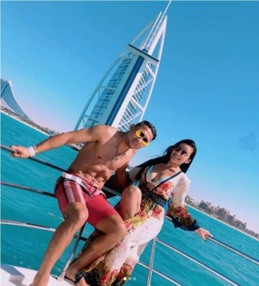 Vive junto a su esposo en Escocia y lo acompaña en cada viaje, ya sea con su selección o a vacaciones.