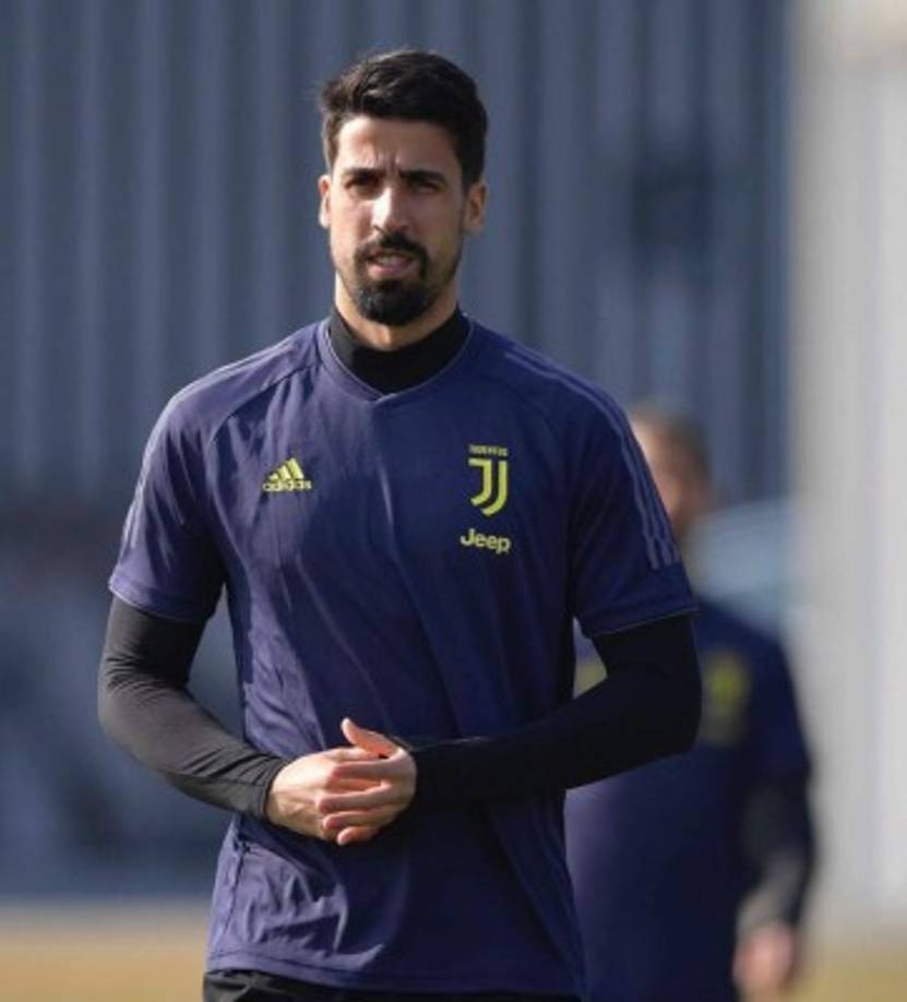 Khedira: El volante alemán estaría siendo dado de baja en la Juventus luego de los fichajes de Aaron Ramsey y Rabiot. El alemán podría jugar en Estados Unidos.