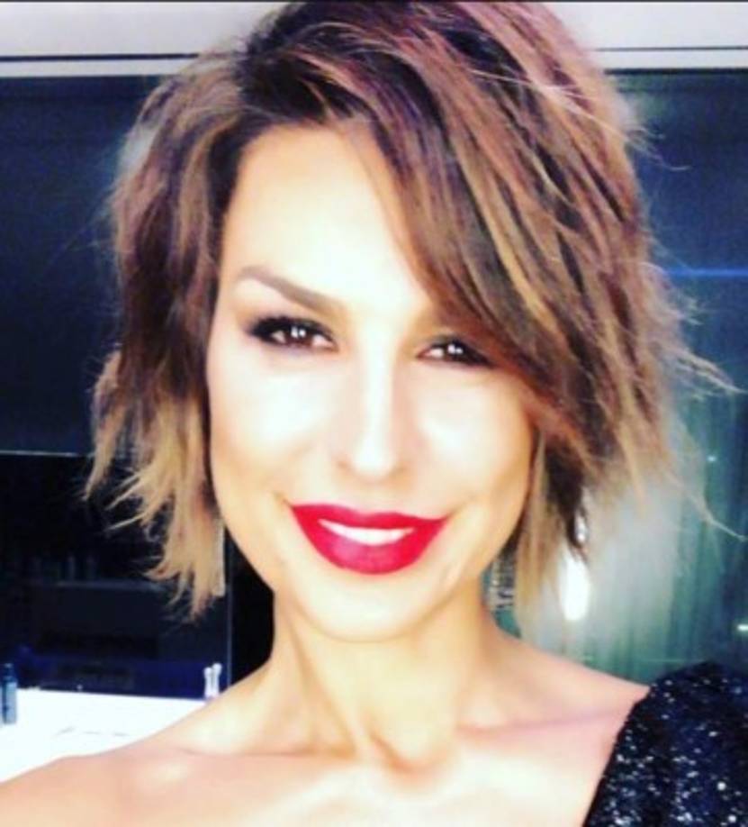 Este año los rumores de crisis con Perera saltaron después que esta acudiera sola a varios eventos, entre los que destaca la boda de Sergio Ramos y Pilar Rubio. <br/><br/>Según ABC el intérprete de 'Te Lo Agradezco Pero No' podría tener una nueva relación con una joven latinoamericana.