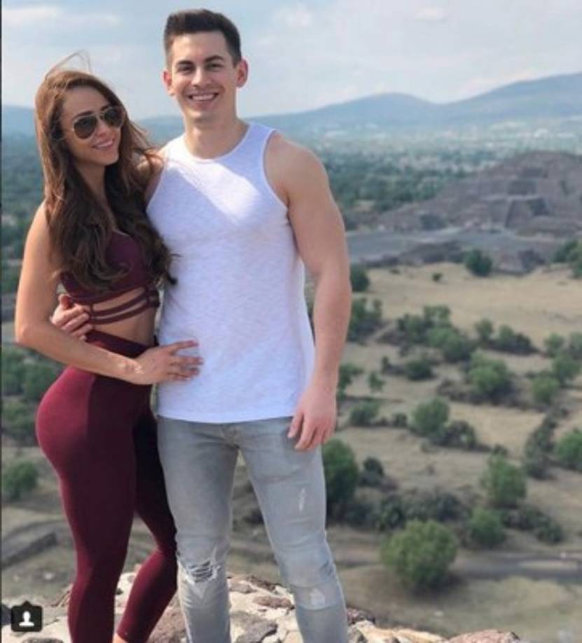 Douglas Martin dijo que todo cambió cuando ella decidió regresar a su natal México para perseguir una carrera de actriz y modelo, además de retomar su trabajo como 'chica del clima'.