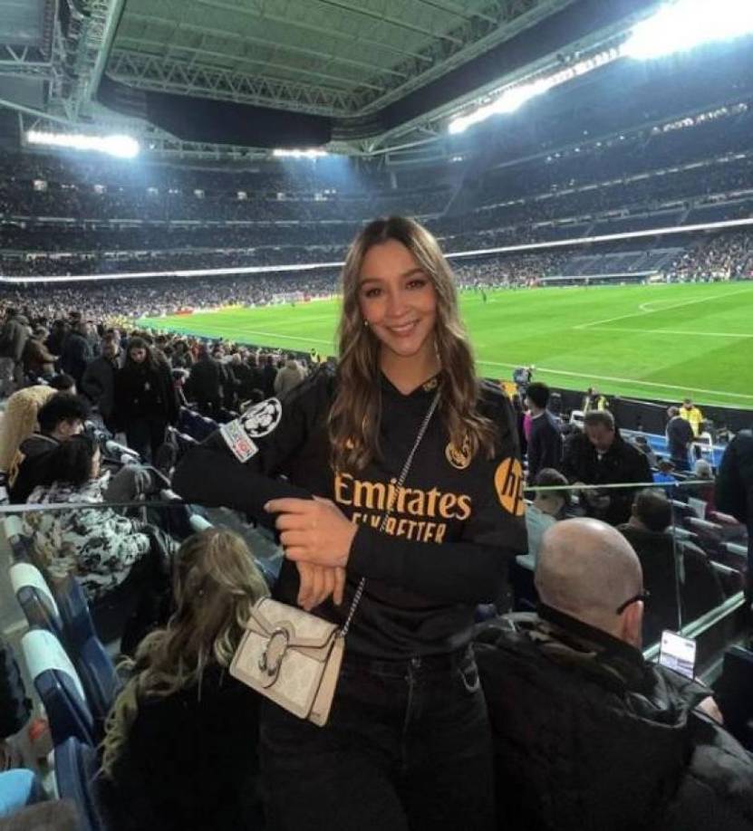Nuni no solo es madridista del equipo masculino, también apoya el femenino, o sea, una madridista de todo corazón.