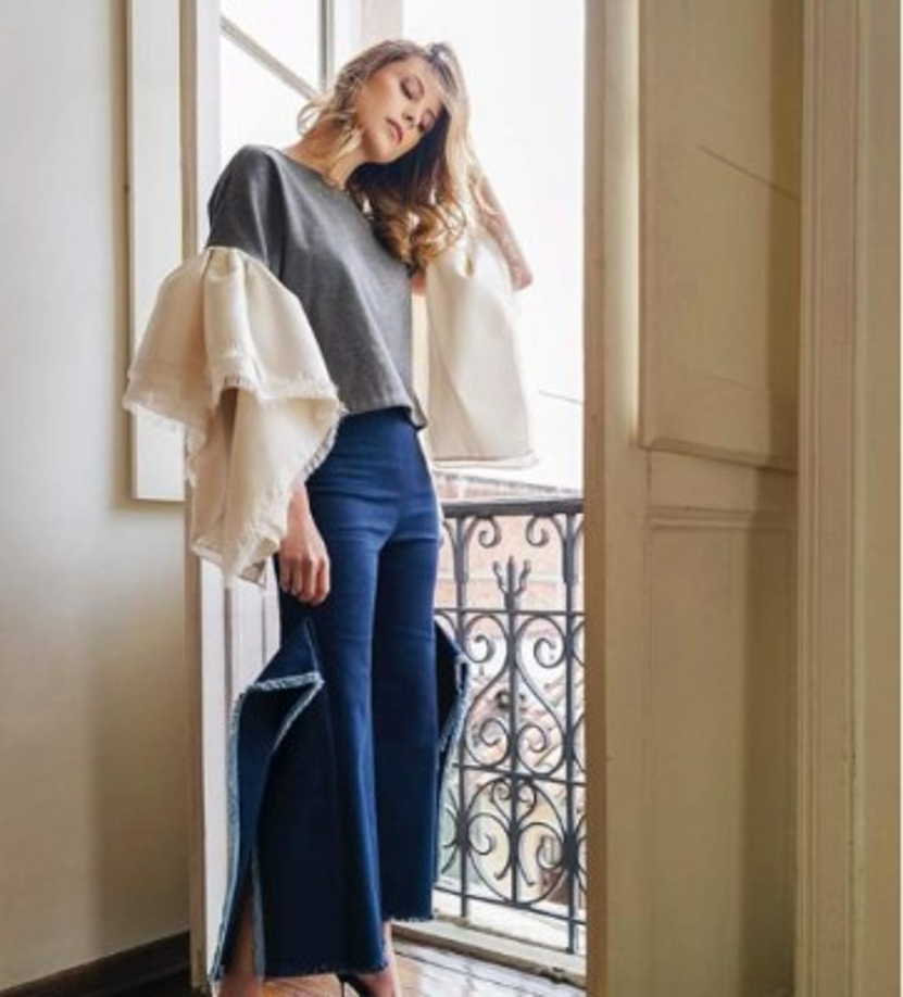 Stefanía Fernández vive en el exilio luego de haber criticado al gobierno de Maduro, se casó a mediados del 2018. <br/><br/>Actualmente ayuda a los migrantes venezolanos en la frontera de Colombia, su filantropía está inspirando a la<br/>actuales misses.