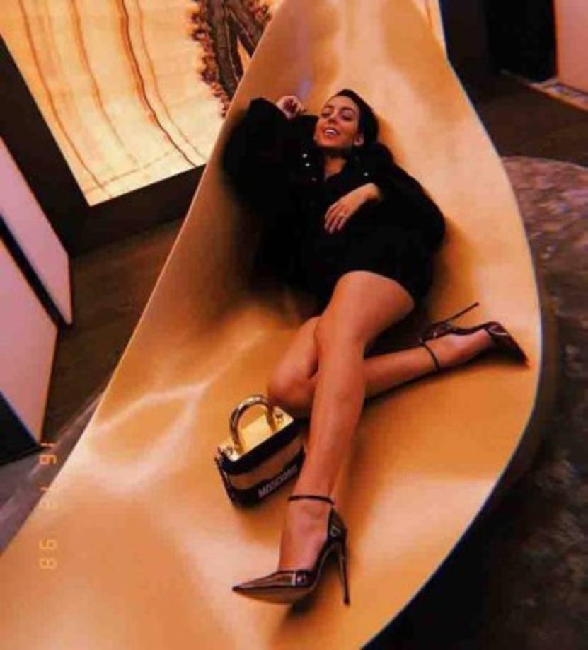 Georgina Rodríguez ha recurrido a las redes sociales para compartir un mensaje a través de las redes sociales con sus seguidores con motivo del final del año 2018. Se fue con CR7 a Dubai.