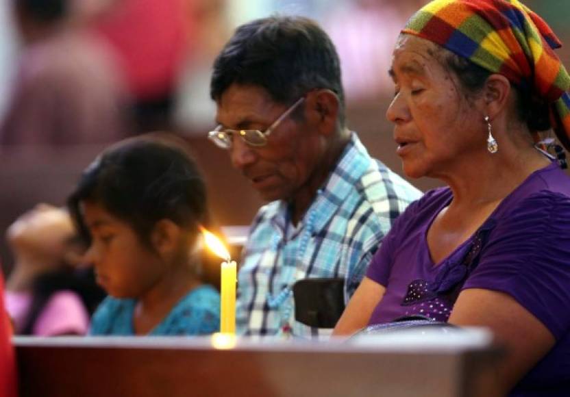 Cada peregrino que se acerca a la Basílica, venga de cerca o lejos, le acompaña una historia de fe, agradecimiento y devoción.