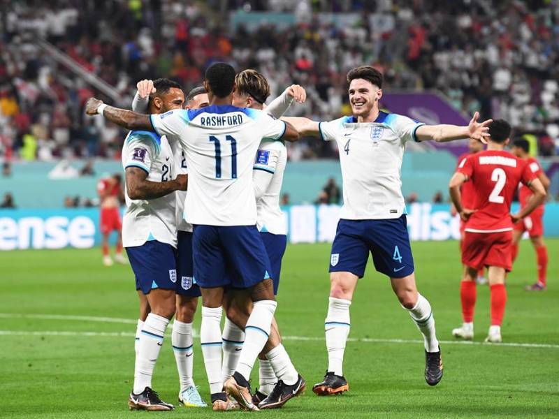 Inglaterra en el triunfo ante Irán por la primera fecha de la fase de grupos.