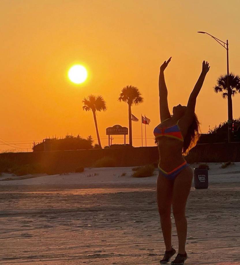 Actualmente reside en los Estados Unidos, tras formar una familia con su esposo, el cantante Davis Flow y su hija Summer. 