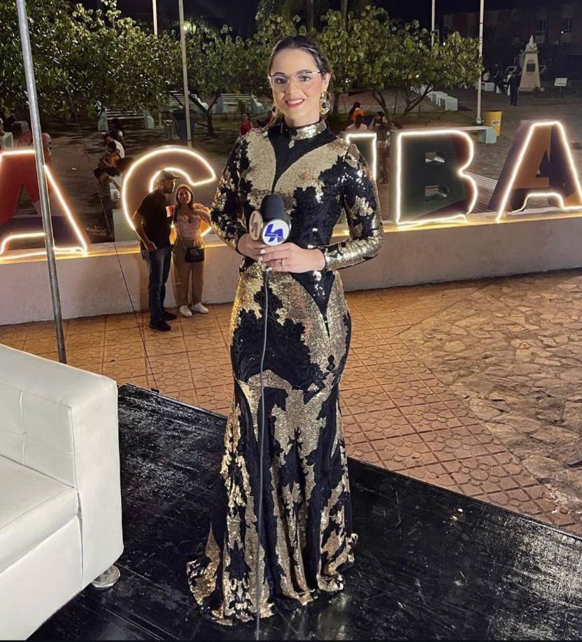 Gasha Haylock es la única mujer que trabaja en programas deportivos de La Ceiba. También presenta noticieros y transmisiones especiales en el canal ceibeño Litoral Atlántico HD. Además, combina su talento y faceta en la TV con la profesión de abogada. 