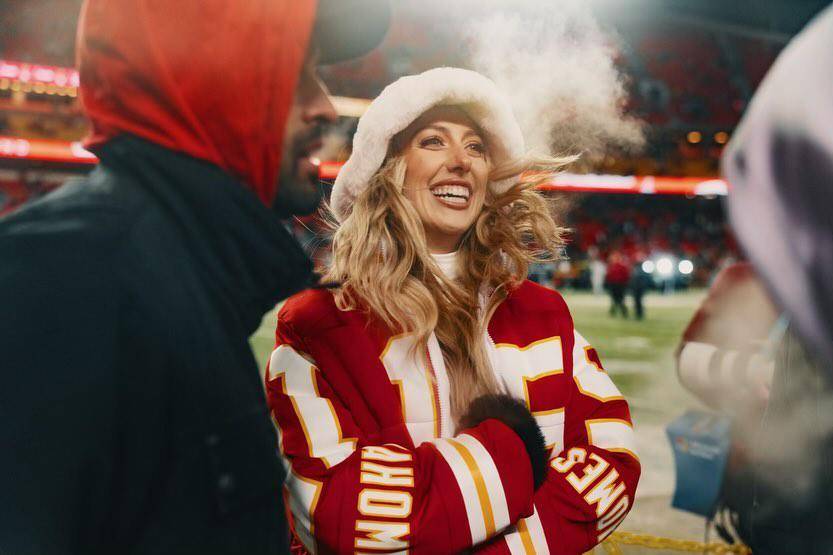 A inicios de este año, Brittany se hizo copropietaria de Kansas City Current, una organización de futbol femenino que fundó con Mahomes y su socia Angie Long.