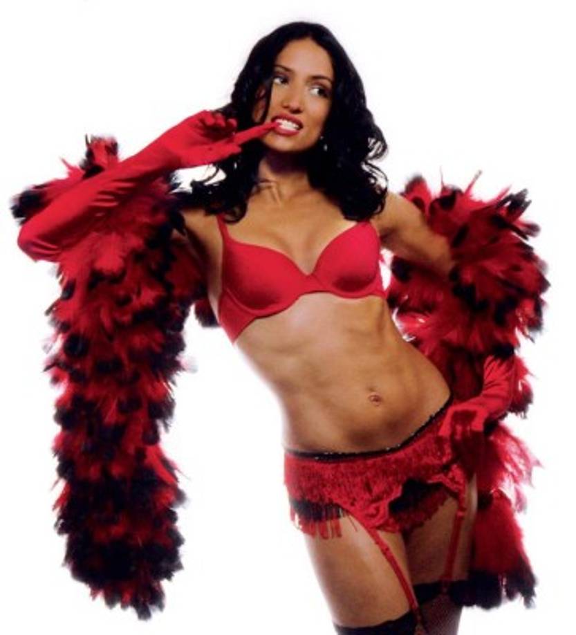 En 1996 ganó el Miss Suiza.