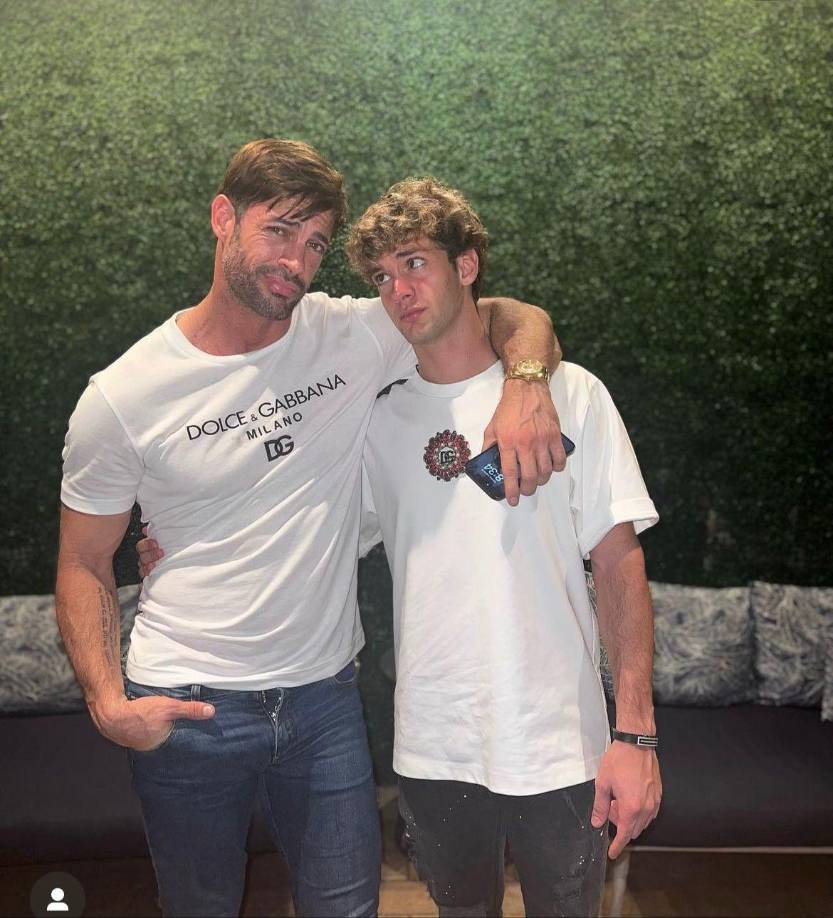 ”Bello”, “Sos un príncipe” son otros de los comentarios que dejan las internautas en las postales de sus fotografías en sus redes sociales.