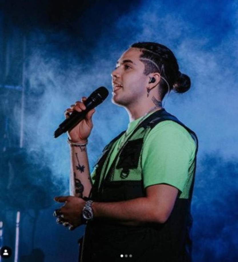 Juan de Dios ha formado una familia junto con Kimberly Loaiza, quien también es youtuber y cuenta con millones de seguidores al igual que él.