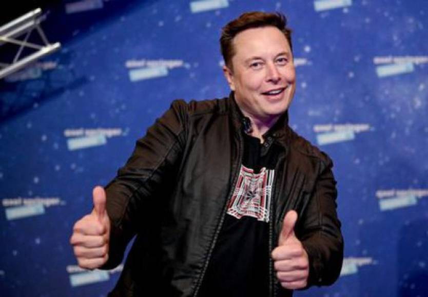 3 | Elon Musk (Sudafrica, 49 años de edad): Cofundador de Tesla, PayPal, SpaceX, Boring Compan, Neuralink y OpenAl. El físico, inventor y magnate tiene tres nacionalidades: sudafricana, estadounidense y canadiense. Su fortuna está fijada, en mayo de 2021, en 155.1 billones de dólares. La lista es actualizada a diario en el sitio oficial de Forbes.