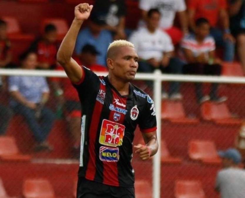 <br/>Ronaldo Dinolis: Delantero panameño de 24 años de edad que fichado por el Real España de San Pedro Sula. El atacante canalero llega procedente del Universitario de Panamá.