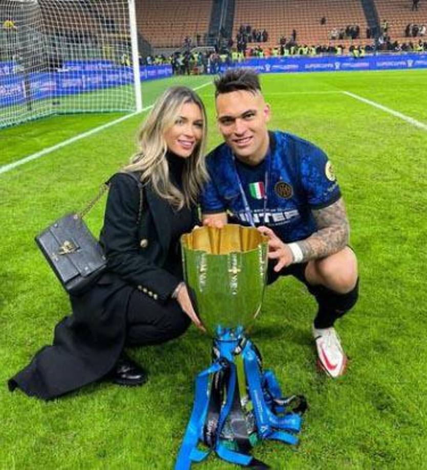 Inmediatamente en redes creció el sorpresivo rumor que Lautaro le había sido infiel a Agustina Gandolfo con uno de sus compañeros. 