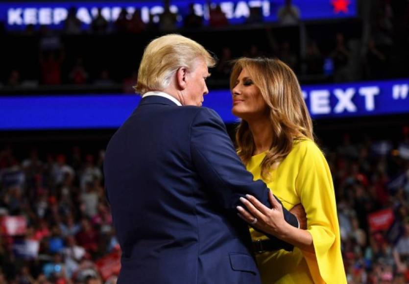 Melania Trump entró de lleno en la campaña presidencial por la reelección de su esposo, Donald Trump, en los comicios generales del próximo año en EEUU, en los que el magnate buscará ampliar su mandato por cuatro años más.