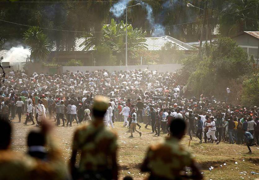 <b>- Etiopía: al menos 52 muertos. </b>El 2 de octubre de 2016, al menos 52 personas murieron según las autoridades --más de 100 según la oposición-- en una avalancha humana en Bishoftu (50 km al sudeste de Adís Abeba), tras enfrentamientos con la policía durante el tradicional festival oromo Irreecha, que marca el fin de la temporada de lluvias.