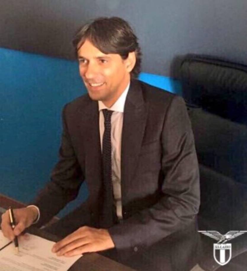 El entrenador de la Lazio, Simone Inzaghi, amplió su contrato con el club romano por dos temporadas, hasta 2020, anunció este miércoles la entidad. El técnico llegó al club romano en la 2015-2016.