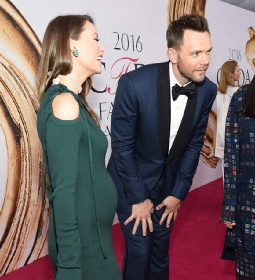 Olivia Wilde espera su segundo hijo y en las redes sociales comparte fotos de su embarazo.