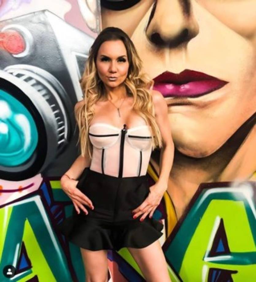 Ahora que su silueta luce distinta Michelle utiliza prendas demasiado cortas y ajustadas que no la hacen verse bien.